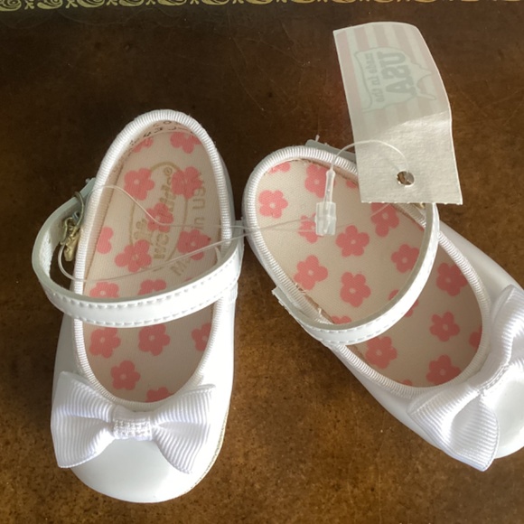 Baby girl white patent leather Mary Jane shoes - Picture 3 of 7